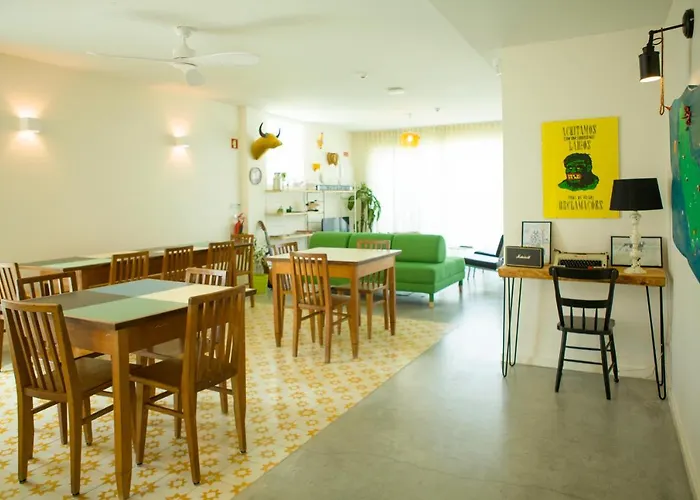 호스텔 The Holy Cow - & *