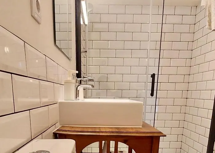 The Holy Cow - & بيت شباب